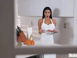 Pervs On Patrol - Thanksgiving Voyeur - 11/24/2017