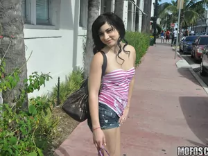 Latina Sex Tapes - Cooling Off After A HOT Day - 04/09/2012
