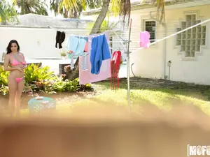 Pervs On Patrol - Laundry Day Deepthroat - 01/09/2018