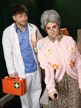 Fakehub Originals - The Very Horny Granny - 04/10/2024