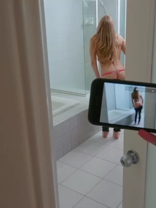 Pervs On Patrol - Stepsister Shower Peepshow - 04/23/2019