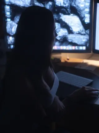 Pervs On Patrol - Busty Hottie Rides Reverse Cowgirl - 03/03/2016