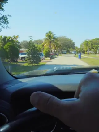 Pervs On Patrol - Deliveryman Gives Client a Big Tip - 11/30/2021