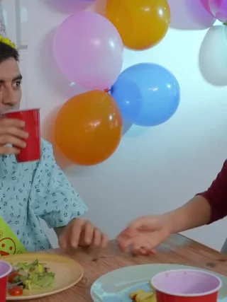 Share My BF - Feliz Cum-pleanos - 04/27/2022