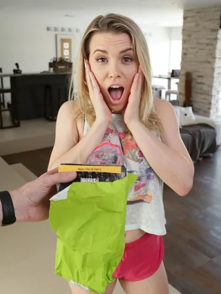 I Know That Girl - Sneaky Teens' Risky Fuck - 03/30/2017