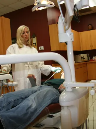 I Know That Girl - Dentists Understand Oral - 01/04/2012