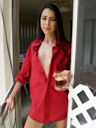 Latina Sex Tapes - Loud Neighbor Apologizes With Pussy - 10/14/2017